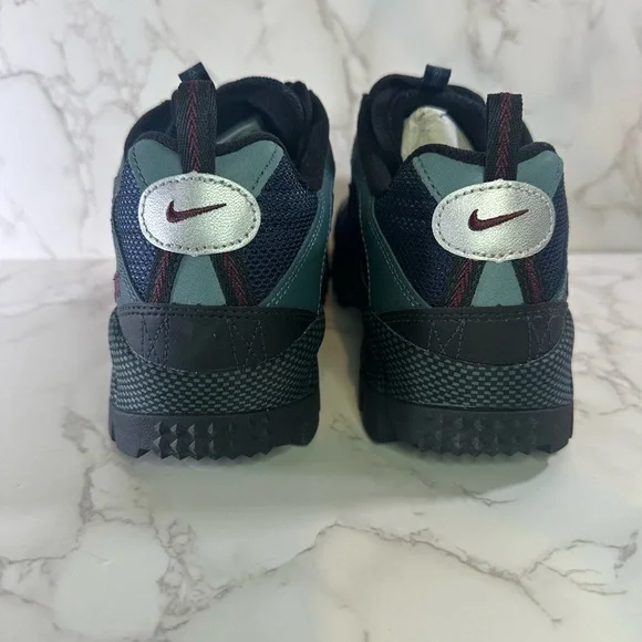 Nike Men's Blue and Black Sneakers - Picture 4 of 6